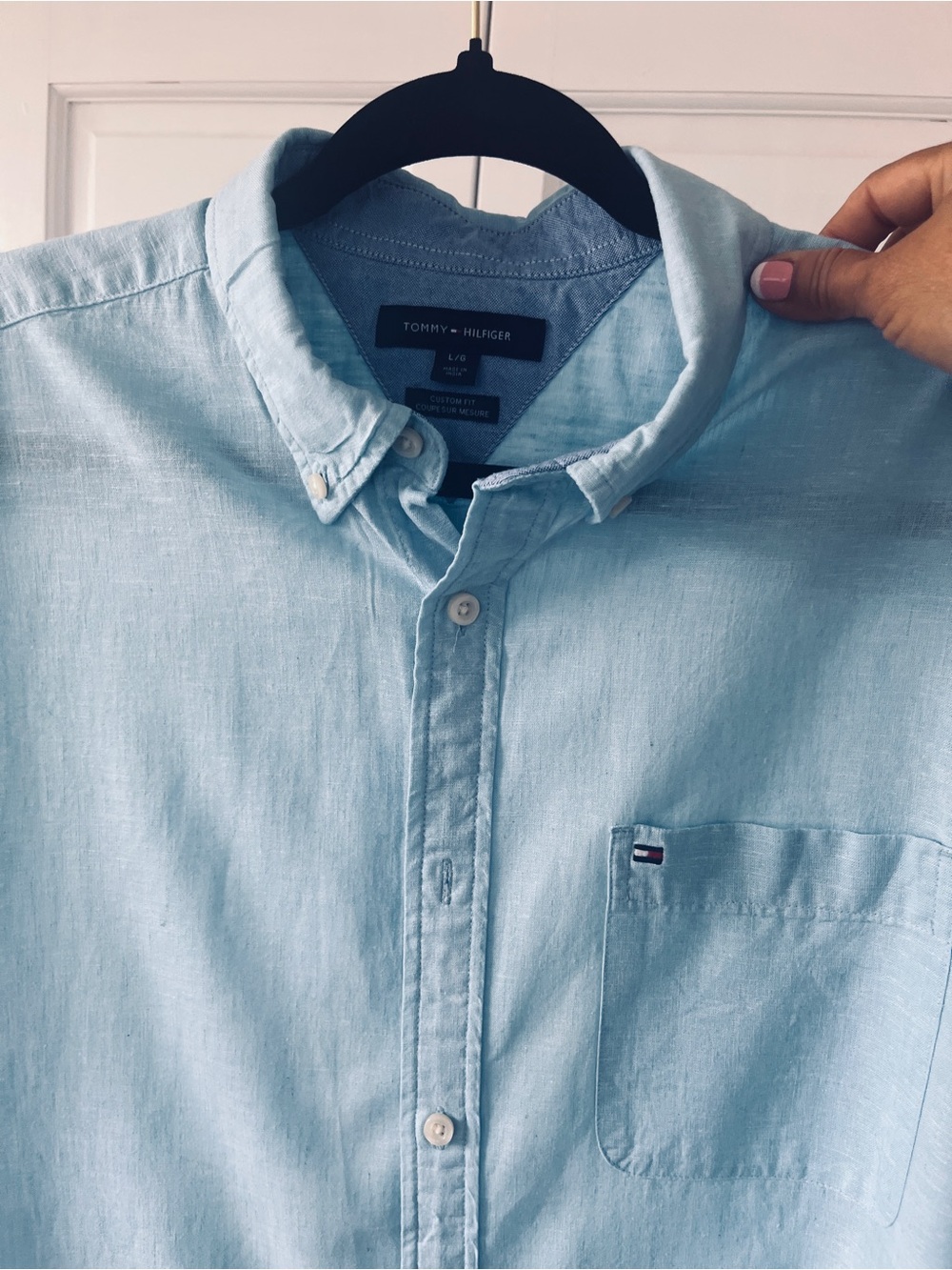 Tommy Hilfiger Pale Blue Casual Button-Down Shirt. Size L